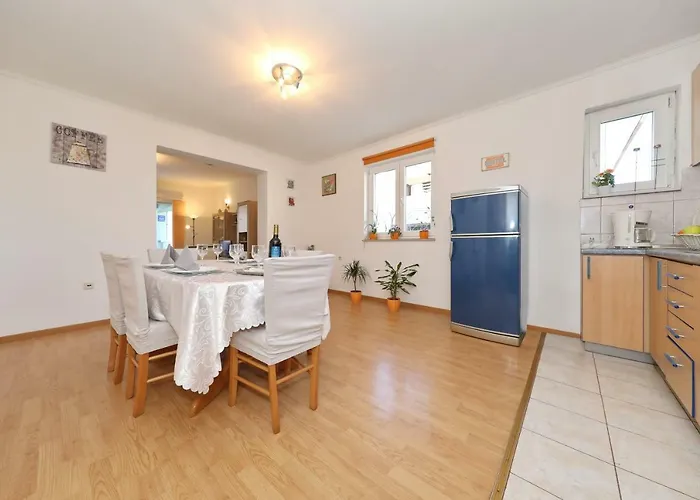 Nyaraló Zdravka Zára