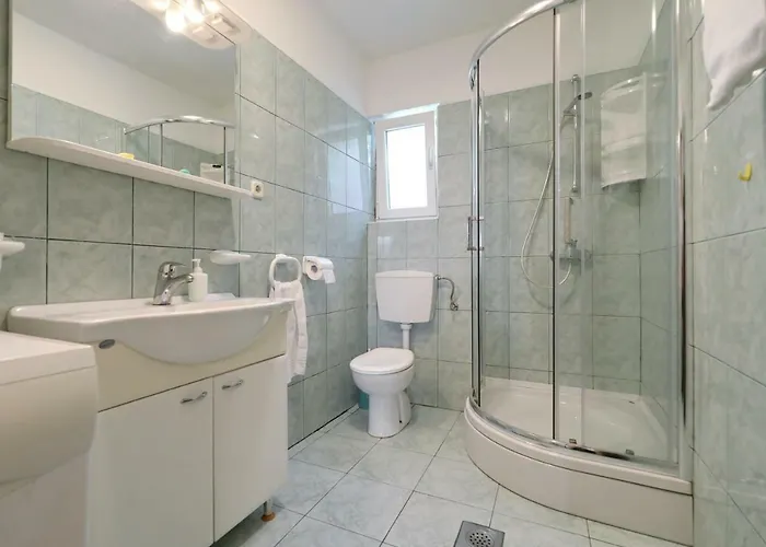 بيت للعطل Zdravka زادار